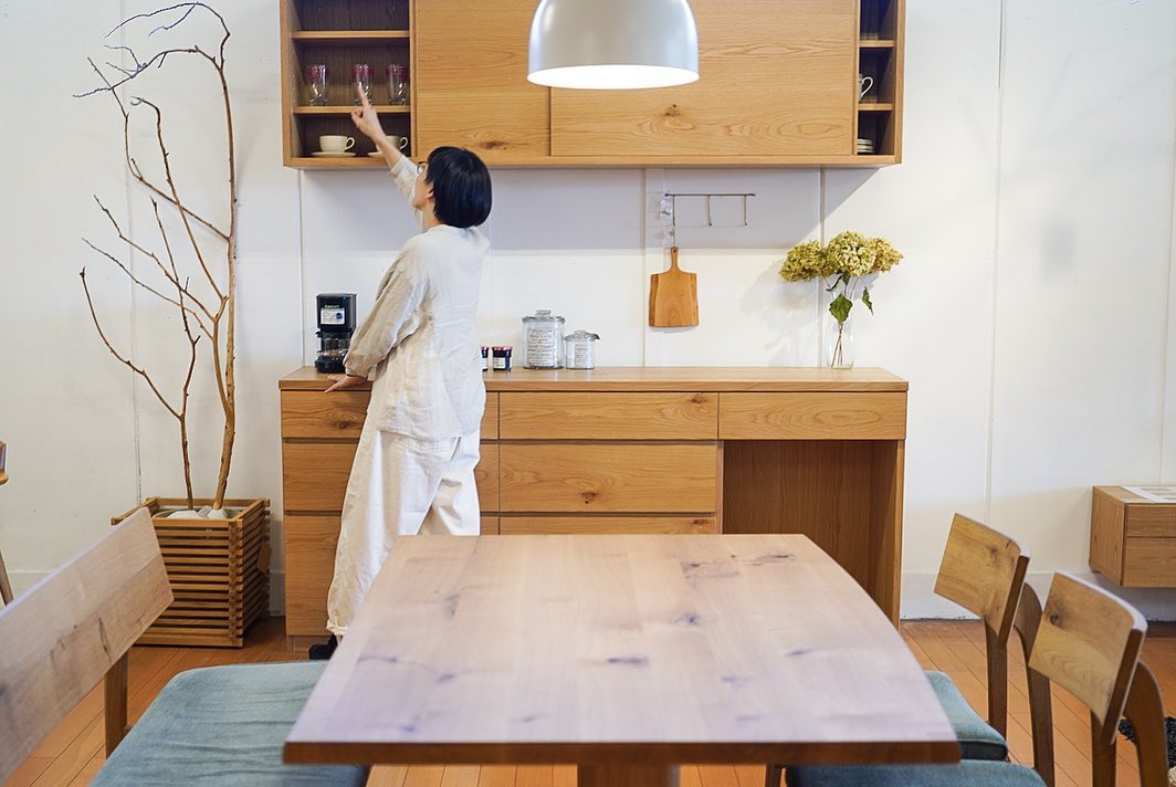 府中家具製 シンプルな木のキッチン収納